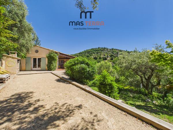 Maison
         5 pièces
        - 170 m² Bien prestige 750 000 € *