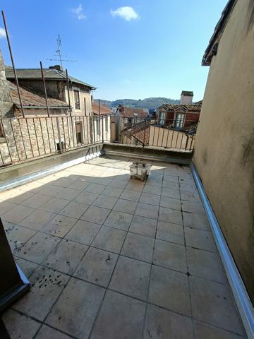 Périgueux (24000) Hypercentre Périgueux – T3 de charme avec terrasse plein sud, rare à la location !