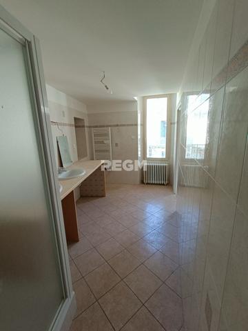 Périgueux (24000) Hypercentre Périgueux – T3 de charme avec terrasse plein sud, rare à la location !