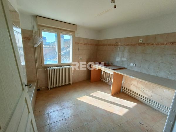 Périgueux (24000) Hypercentre Périgueux – T3 de charme avec terrasse plein sud, rare à la location !