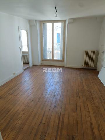 Périgueux (24000) Hypercentre Périgueux – T3 de charme avec terrasse plein sud, rare à la location !