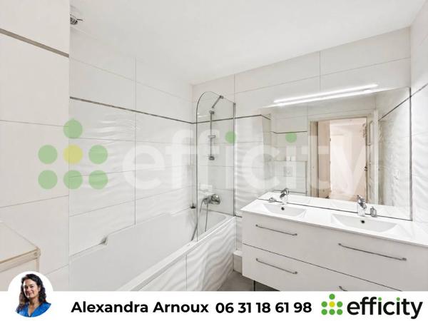 Appartement
         3 pièces
        - 72 m² Bien prestige 548 000 € *
