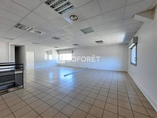 Location local commercial Givors - 110 m² - 1 152 €/mois