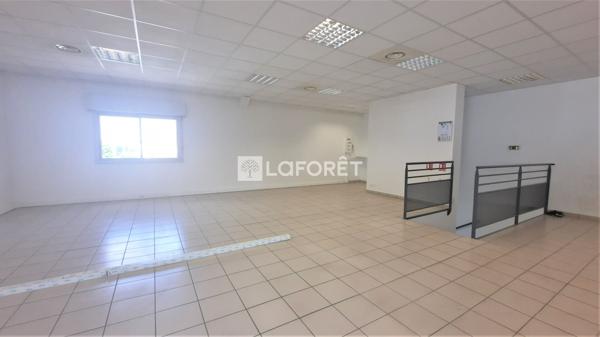 Location local commercial Givors - 110 m² - 1 152 €/mois