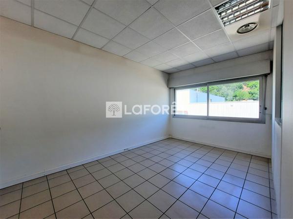 Location local commercial Givors - 110 m² - 1 152 €/mois