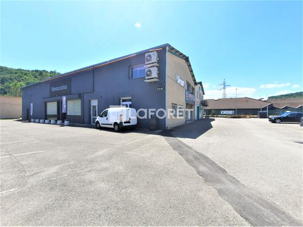 Location local commercial Givors - 110 m² - 1 152 €/mois
