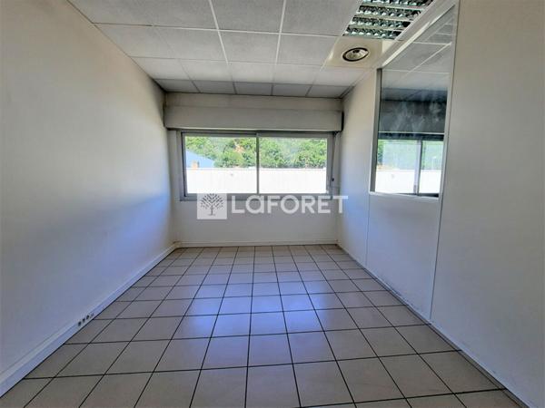 Location local commercial Givors - 110 m² - 1 152 €/mois