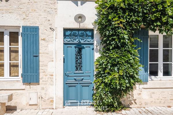 Charentaise de charme en coeur de village