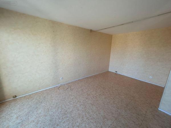 Appartement à louer à Le Mans dans la Sarthe (72000), ref : SL-72021-471