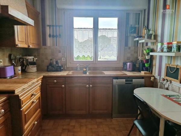 APPARTEMENT SPACIEUX AVEC BALCON, GARAGE ET CAVE