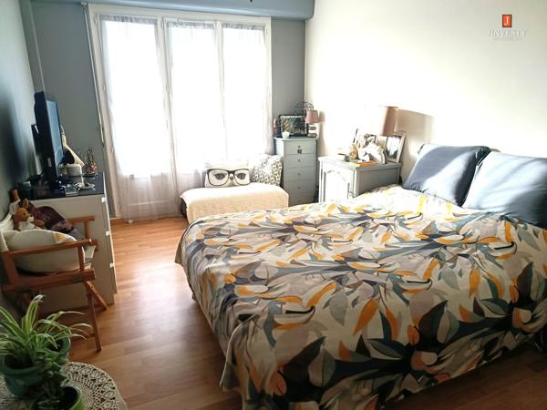 APPARTEMENT SPACIEUX AVEC BALCON, GARAGE ET CAVE