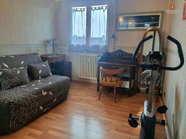 APPARTEMENT SPACIEUX AVEC BALCON, GARAGE ET CAVE