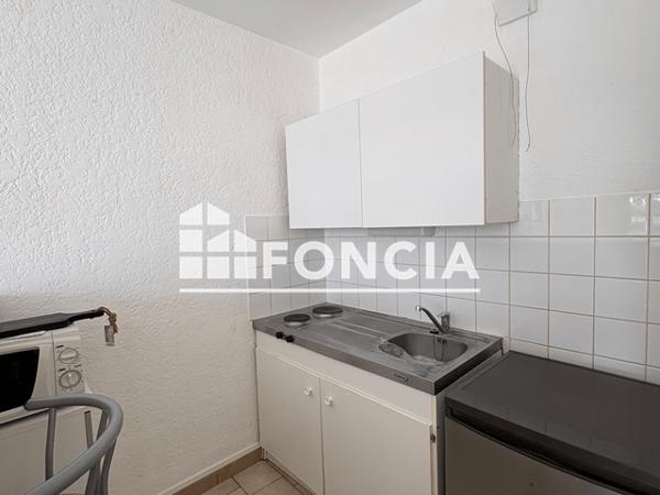 Location Studio meublé 26 m² - 18 AVENUE PASTEUR Niort 79000
