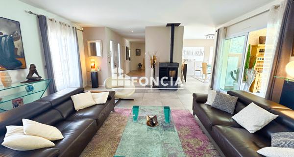 À vendre Maison 6 pièces 238 m² - Saint-chamond 42400
