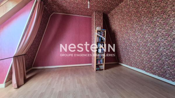 Maison de 105 m² , 6 pièces située dans un quartier recherché sur Igny - Maison avec grand jardin et plusieurs dépendances possibilité aménagement d'un studio