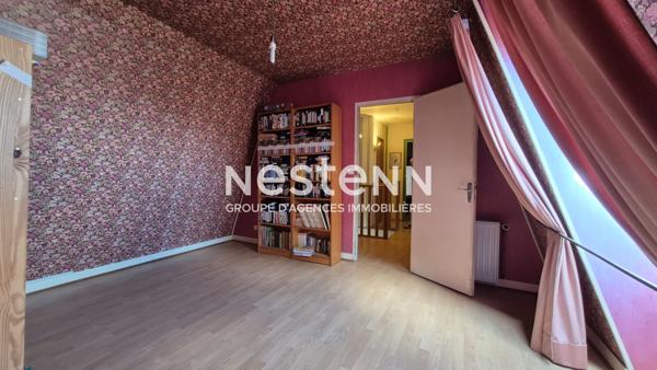 Maison de 105 m² , 6 pièces située dans un quartier recherché sur Igny - Maison avec grand jardin et plusieurs dépendances possibilité aménagement d'un studio