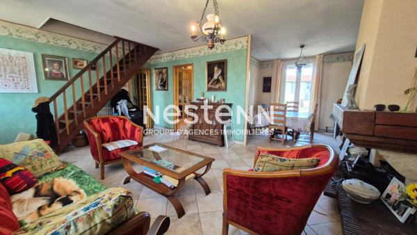 Maison de 105 m² , 6 pièces située dans un quartier recherché sur Igny - Maison avec grand jardin et plusieurs dépendances possibilité aménagement d'un studio