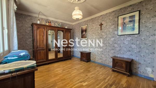 Maison de 105 m² , 6 pièces située dans un quartier recherché sur Igny - Maison avec grand jardin et plusieurs dépendances possibilité aménagement d'un studio