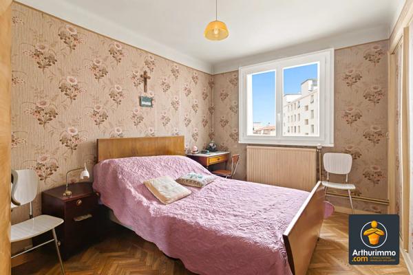 Vente                                                      Appartement
                        
                     3 pièces                      65 m2                     à Villeurbanne