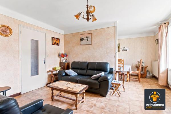 Vente                                                      Appartement
                        
                     3 pièces                      65 m2                     à Villeurbanne
