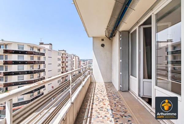 Vente                                                      Appartement
                        
                     3 pièces                      65 m2                     à Villeurbanne