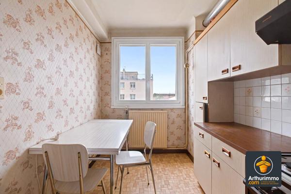 Vente                                                      Appartement
                        
                     3 pièces                      65 m2                     à Villeurbanne