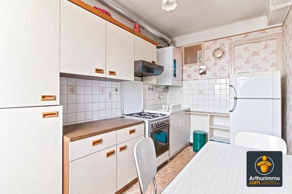 Vente                                                      Appartement
                        
                     3 pièces                      65 m2                     à Villeurbanne