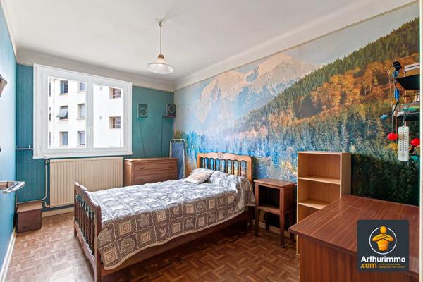 Vente                                                      Appartement
                        
                     3 pièces                      65 m2                     à Villeurbanne