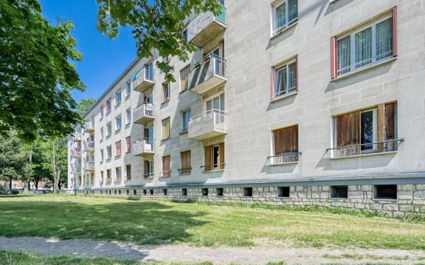 Appartement à vendre    3 pièces • 50,30 m2 Clichy-sous-Bois
