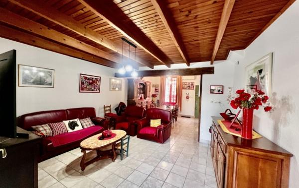 Vente Maison de ville AVEC GRANDE COUR ET GARAGE Saint-gilles   