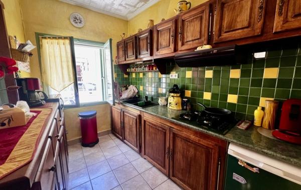 Vente Maison de ville AVEC GRANDE COUR ET GARAGE Saint-gilles   