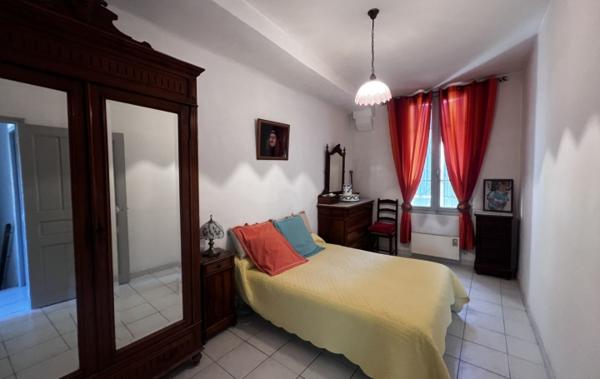 Vente Maison de ville AVEC GRANDE COUR ET GARAGE Saint-gilles   