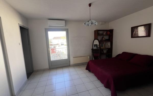 Vente Maison de ville AVEC GRANDE COUR ET GARAGE Saint-gilles   