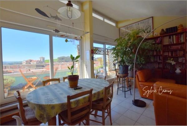 VIAGER OCCUPÉ – Opportunité patrimoniale à Saint-Genest-Lerpt (42) Duplex inversé avec vue panoramique exceptionnelle