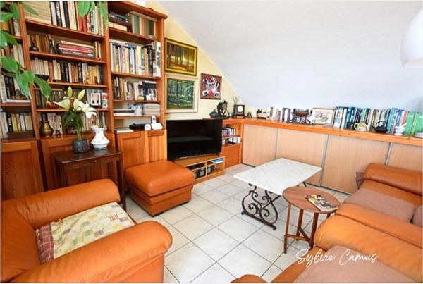VIAGER OCCUPÉ – Opportunité patrimoniale à Saint-Genest-Lerpt (42) Duplex inversé avec vue panoramique exceptionnelle