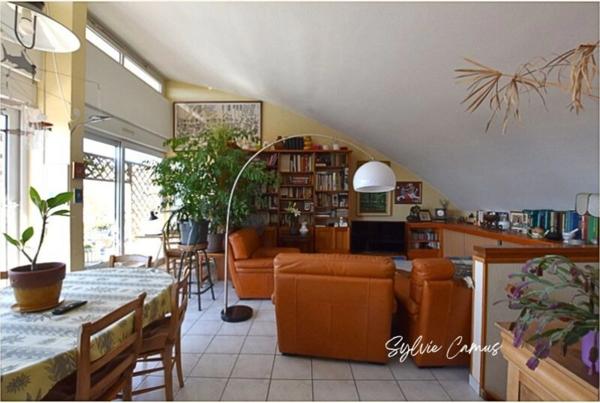 VIAGER OCCUPÉ – Opportunité patrimoniale à Saint-Genest-Lerpt (42) Duplex inversé avec vue panoramique exceptionnelle