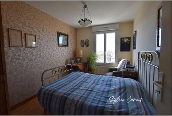 VIAGER OCCUPÉ – Opportunité patrimoniale à Saint-Genest-Lerpt (42) Duplex inversé avec vue panoramique exceptionnelle