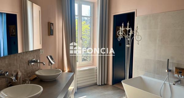 À vendre Maison 7 pièces 190 m² - Sainte-foy-lès-lyon 69110