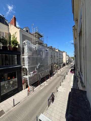 49100 ANGERS LOCAL COMMERCIAL - BUREAUX - HYPER CENTRE