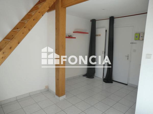 Location Studio 23.6 m² - 7 RUE BOURG DE PEAGE Voiron 38500
