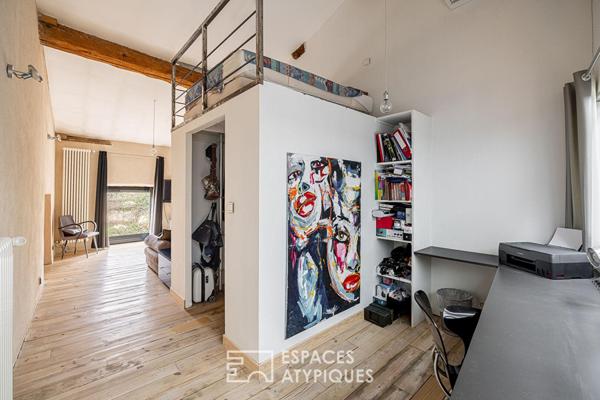 Ancienne grange avec terrasse aux volumes exceptionnels