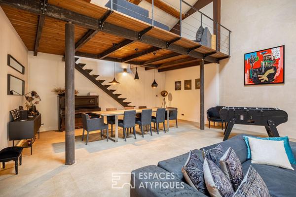 Ancienne grange avec terrasse aux volumes exceptionnels