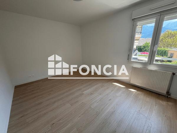 Location Appartement 2 pièces 54.81 m² - 407 AVENUE JEAN JAURES La Roche Sur Foron 74800