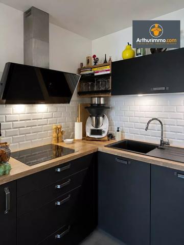 Vente                                                      Appartement
                        
                     3 pièces                      72 m2                     à Ajaccio