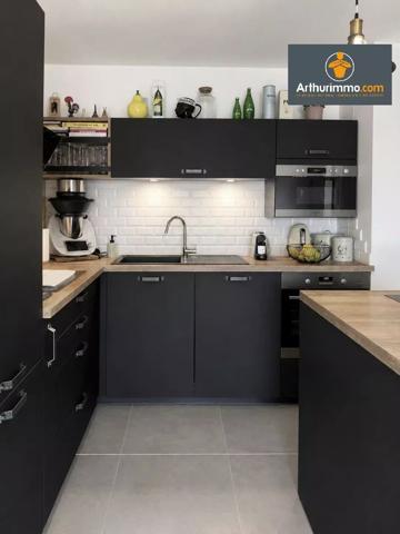 Vente                                                      Appartement
                        
                     3 pièces                      72 m2                     à Ajaccio