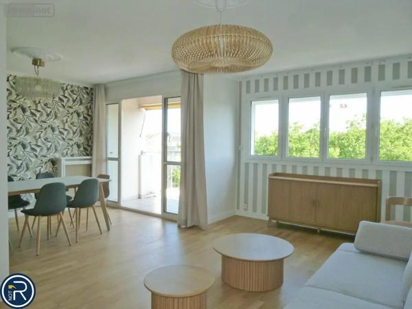 Location - Appartement Laval 53000 5 pièces 97 m 2 2500 m 2