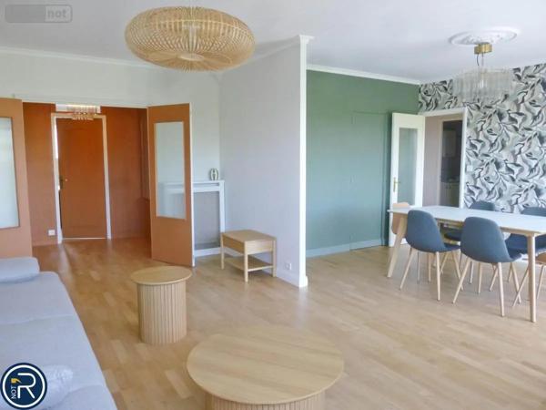 Location - Appartement Laval 53000 5 pièces 97 m 2 2500 m 2