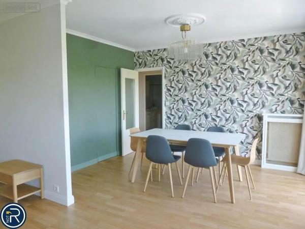 Location - Appartement Laval 53000 5 pièces 97 m 2 2500 m 2