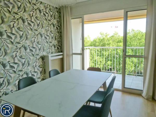 Location - Appartement Laval 53000 5 pièces 97 m 2 2500 m 2