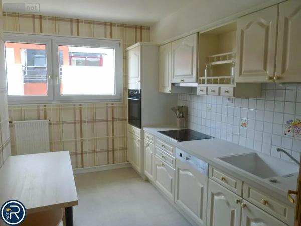 Location - Appartement Laval 53000 5 pièces 97 m 2 2500 m 2